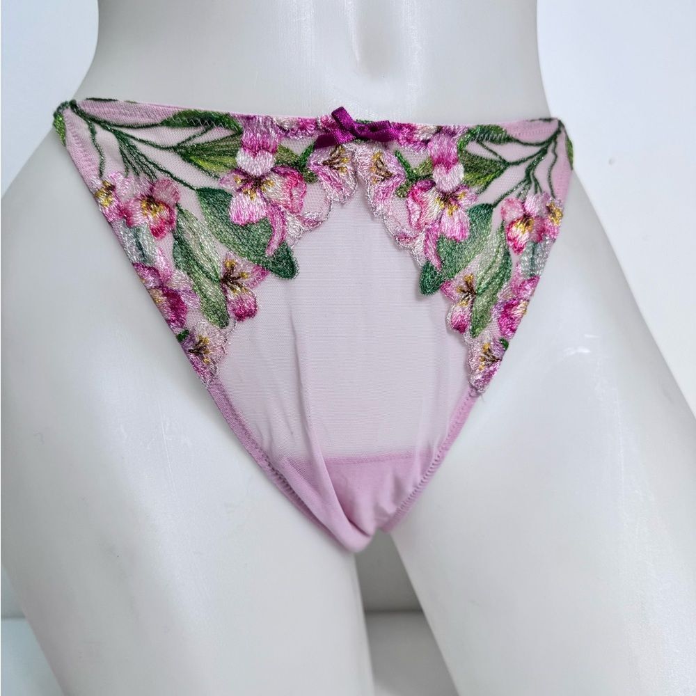 đ„Victoria'sâSecret Pink Floral Embroidered Bra Set Sz 38DDD// Large NWT - Picture 4 of 10